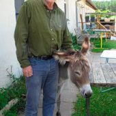Bischof lebt im Bauwagen