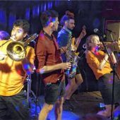 Argentinische Brass-Formation in der Asta