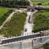 B 15: Brücke an der Waldmeisterstraße fertig