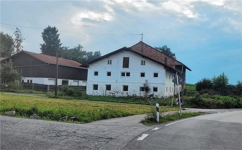 Als Ersatzbau sollen hier fünf Reihenhäuser entstehen. Foto Stache