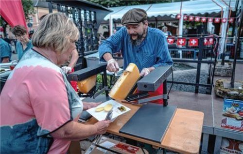 Am Eröffnungstag gab es echtes Schweizer Raclette.
