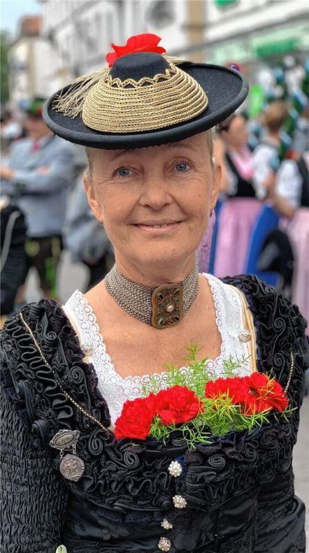 Angelika Schartel ist ausgebildete Stadtführerin und Mitglied im Trachtenverein Rosenheim I Stamm.