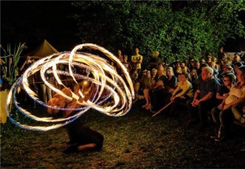 Auch in der Neuauflage ist die Feuershow geblieben.