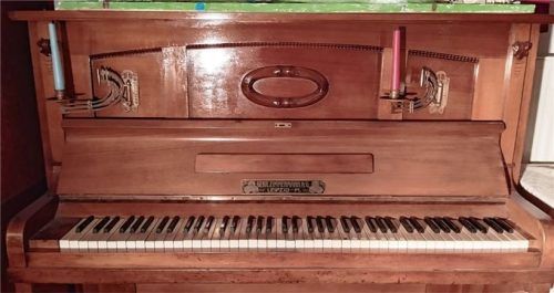 Auf diesem Zimmermann-Klavier wurden schon vor über 110 Jahren Etüden geübt.