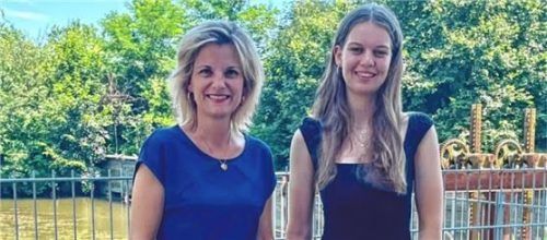 Bundestagsabgeordnete Daniela Ludwig (links) mit Isabel Schneider.Foto re