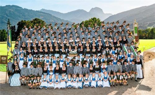 Der Mitglieder des Trachtenvereins „D‘Jenbachtaler“ feiern heuer ihr 140-jähriges Bestehen. Foto Fotografie Brigitte Stadler