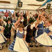 Über 600 Senioren kommen zu Festzelt-Ratsch