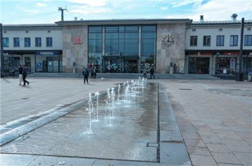 Der Rosenheimer Bahnhof musste am Sonntagabend für kurze Zeit gesperrt werden. Foto Schlecker