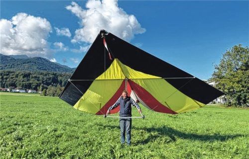 Der Sportler mit seinem ersten Drachen.Foto Julia Küchler