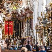 Teurer Klerus für Gläubige