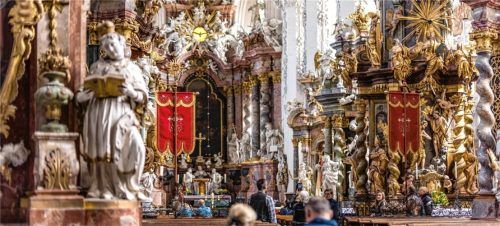 Die Kirchen nehmen in Deutschland fast 13 Milliarden Euro pro Jahr an Kirchensteuer ein. Weitere Einnahmen wie Staatsleistungen, Spenden sowie Einnahmen aus Vermögenswerten kommen hinzu. Foto dpa