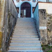 Neue Treppeführt zur Basilika