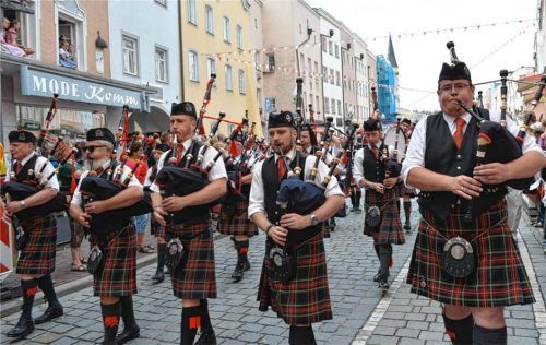 Die Schotten, hier bei ihrem letzten Umzug in Mühldorf im Jahre 2018, haben stets für gute Stimmung gesorgt und das sowohl beim Festzug als auch später im Festzelt beim Feiern. Foto Archiv