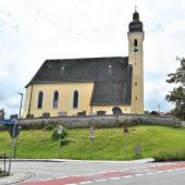 Kahlschlag am Friedhof in Aising