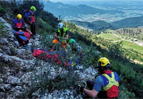 Ein 58-jähriger Urlauber stürzte an der Kampenwand ab. Seine Rettung gelang dank Bergwacht und Rettungshubschrauber. Foto Bergwacht Sachrang-Aschau