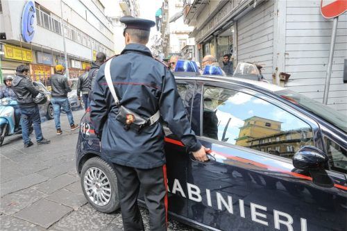 Einsatz in Neapel (Symbolfoto): Italienische Ermittler nahmen einen Mann aus Raubling fest. Er soll seinen Vater umgebracht haben. Foto dpa