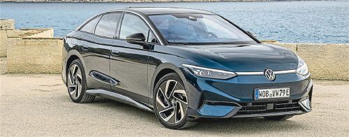 Geringer Verbrauch und großer Komfort: Mit der vollelektrischen Limousine ID.7 von Volkswagen lassen sich bei etwas zurückhaltender Fahrweise problemlos Etappen von deutlich über 400 Kilometern zurücklegen.Foto Volkswagen