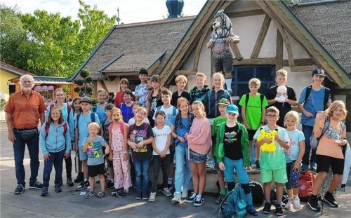 Gruppenbild mit Bürgermeister Werner Gartner (links). Foto RE