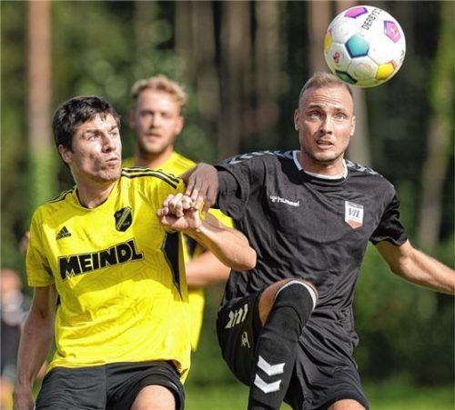 Im Finale schlug der SV Kirchanschöring II den VfL Waldkraiburg mit 5:6. Foto Hans Weitz