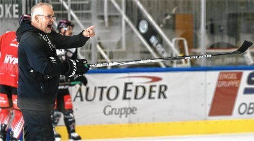 Jari Pasanen ist ein Mann der klaren Ansagen. Am Montag feierte er seinen 60. Geburtstag, am Dienstagabend bestreitet er mit den Starbulls Rosenheim das erste Testspiel der neuen Saison.Foto Hans-Jürgen Ziegler