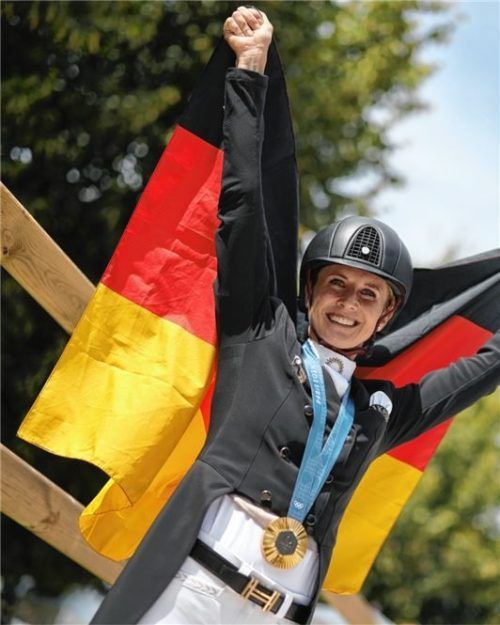 Jessica von Bredow-Werndl ist mittlerweile schon viermalige Olympiasiegerin.