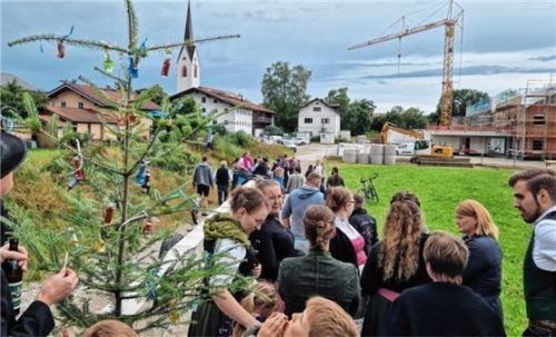 Kürzlich feierten die Ameranger Richtfest beim Haus der Kinder.