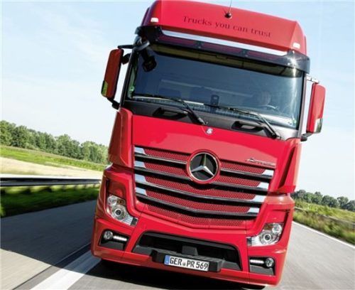 Lastwagen sind mit großen Abstand Hauptträger des Güterverkehrs in der EU.Foto  Auto-Medienportal.Net/Daimler