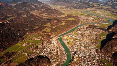Der Blick ins Inntal aus der Vogelperspektive von Kufstein aus nach Norden – diese Gegend wird sich verändern, wenn der Nordzulauf kommt. Foto inntal euregio