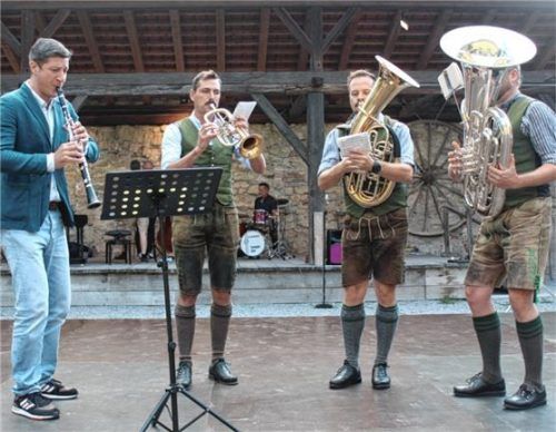 Riesen Applaus bekam der georgische Klarinettist Levan Tskhadadze und die Woiggabruch-Musi.