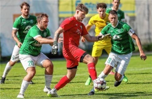 Siegsdorfs Keeper Florian Oberhauser hielt seinen Kasten gegen den FC Töging sauber. Foto Hans Weitz