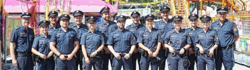 So wie die Kolleginnen und Kollegen der Wiesn 2023, freut sich auch die diesjährige Wiesnwache auf ihren 16-tägigen Einsatz. Als Dienststelle dienen Räumlichkeiten im Glückshafengebäude. Unterstützt wird die Wiesnwache unter anderem durch eine geschlossene Einheit der Bayerischen Bereitschaftspolizei sowie Kollegen aus Tirol. Fotos PI Rosenheim/re