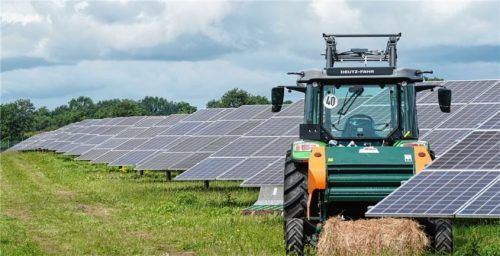 Stromerzeugung mit der Kraft der Sonne: PV-Anlagen boomen. Allerdings gibt es derweil so viele, dass zeitweise abgeschaltet werden muss, zum Nachteil der Besitzer. Foto dpa