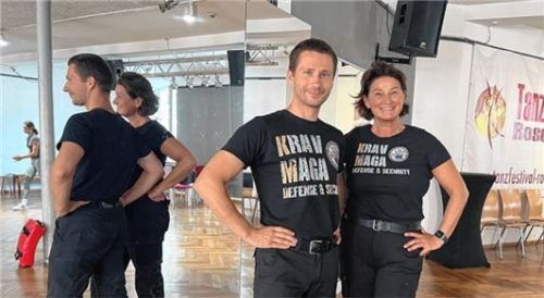Susi Adlmaier und Alexander Hentschel wollen in ihrem Kurs dafür sorgen, „dass jede Frau ihre ganz persönliche Wonderwoman entdeckt“. Foto Huber
