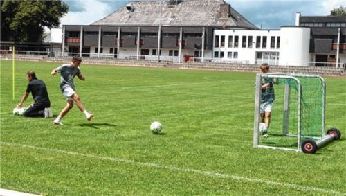 Training der Neuroathletik mit dem Ball. Foto Franz Ruprecht