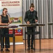 Viel Beifall für die Weltreise mit dem Hackbrett