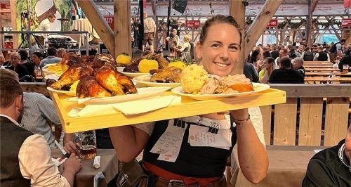 Vegetarische Gerichte liegen seit Jahren im Trend, sind aber auf dem Volksfest laut Aussagen der Wirte weit davon entfernt, Klassiker zu verdrängen, wie sie hier gekonnt von Sandra Zellhuber transportiert werden. Foto Archiv