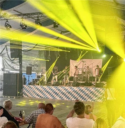 Vier Bands wollen bei der vierten Ausgabe von „Maxl Rockt!“ das Festzelt in Feldkirchen-Westerham zum Beben bringen.Foto  Neuwirth