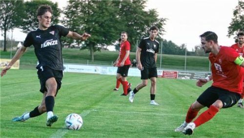 Vinzenz Egger und der SV Bruckmühl sind weiter Tabellenletzter. Foto Fehrmann