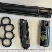 Schleuser mit Waffen an Bord gestoppt