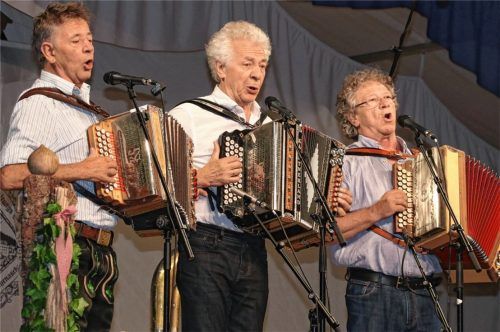 Welches Instrument können sie nicht? Stofferl, Michael und Karl sind die Well-Brüder. Foto Rehberg