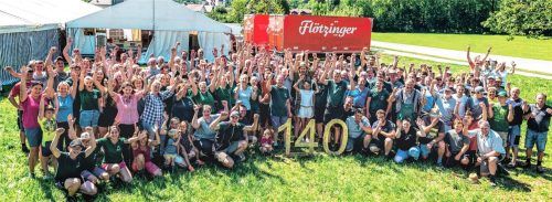 Zur Erinnerung an das Gaufest in Hohenaschau: D‘Griabinga waren gute Gastgeber für Tausende Besucher – mit großem Engagement und viel Herzblut. Fotos Nitzsche/H.Reiter/privat