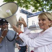 Uschi Glas: Unterschriften gegen Rassismus