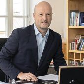 Der Sparkassen-Chef hört auf