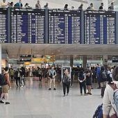 Die Mega-Schlange am Flughafen