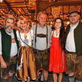 Jäger schicken dem Franz „an scheena Gruaß“ nach oben