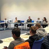 Rumänische Schüler zu Gast im Rathaus