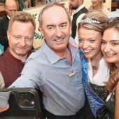 Bitte lächeln: Rosenheims neuer Selfie-König will in Berlin den Baerbock umstoßen