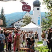 Besucherandrang beim Kunstmarkt