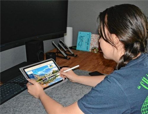 Bis zum Schuljahr 2027 sollen alle Schüler mit mobilen Endgeräten ausgestattet sein. Foto  Eder