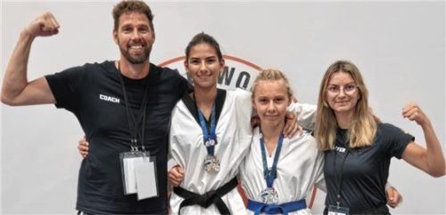 Coach Mark Fellinger mit den Sportlern Luna Fellinger, Angelina Maras und Georgia Maroufidou (von links).Foto re